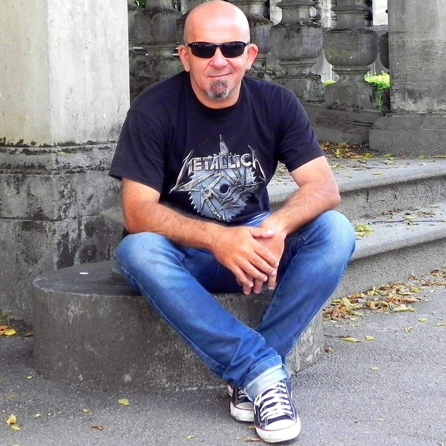 Su autor recorrió Europa en bicicleta KRISHAN, el hijo del sol