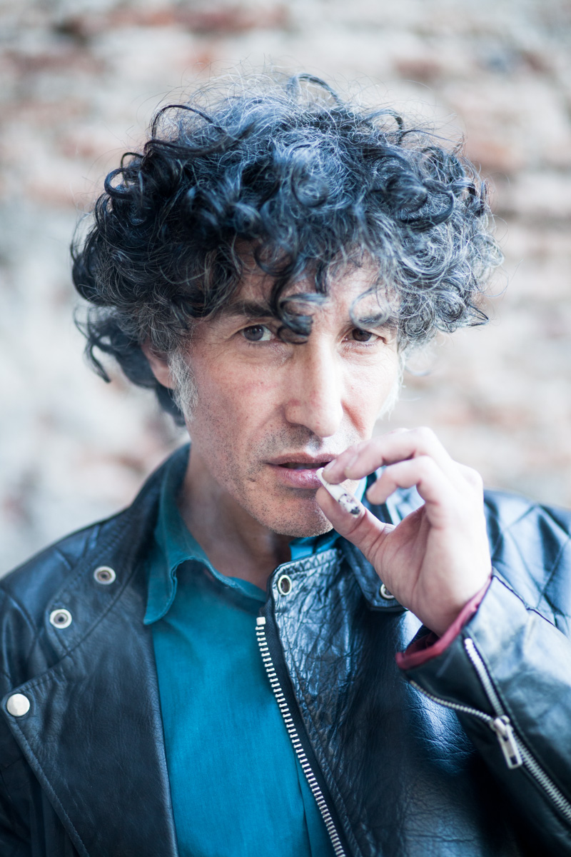 Willy Crook, el astro del funk nacional se presenta por primera vez en Velvet Club con su formación legendaria, los Funky Torinos, con los temas de su nueva placa «X» y lo mejor de su repertorio.