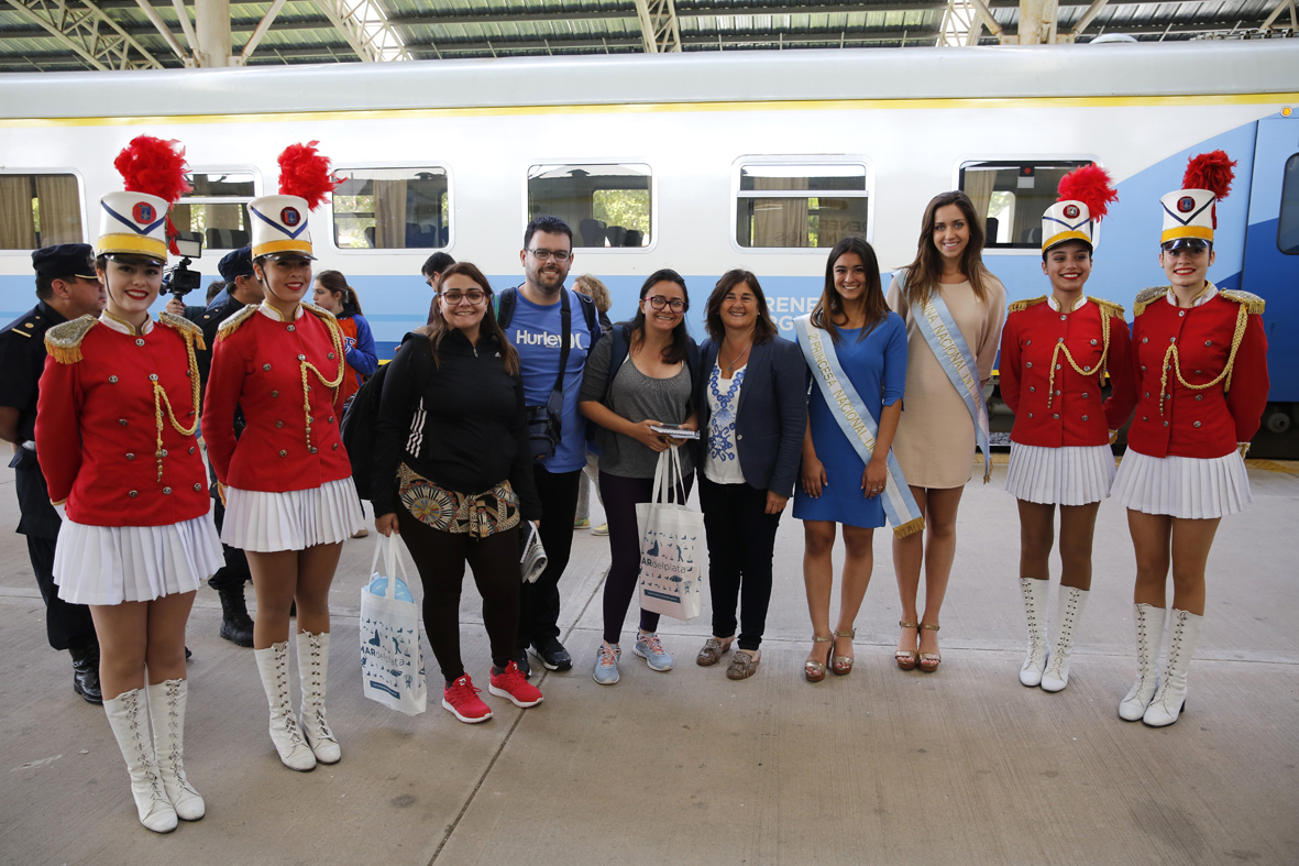 Ya funciona el nuevo servicio de tren directo con Buenos Aires