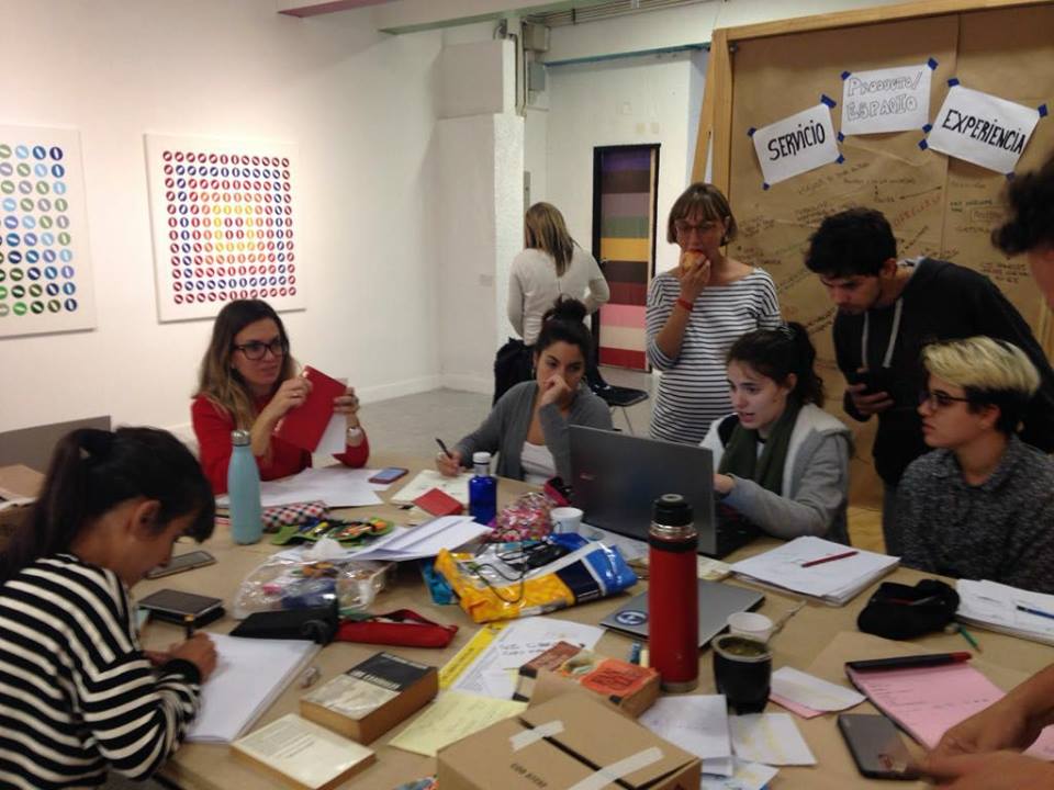 Leamos Un libro en el Metrobus