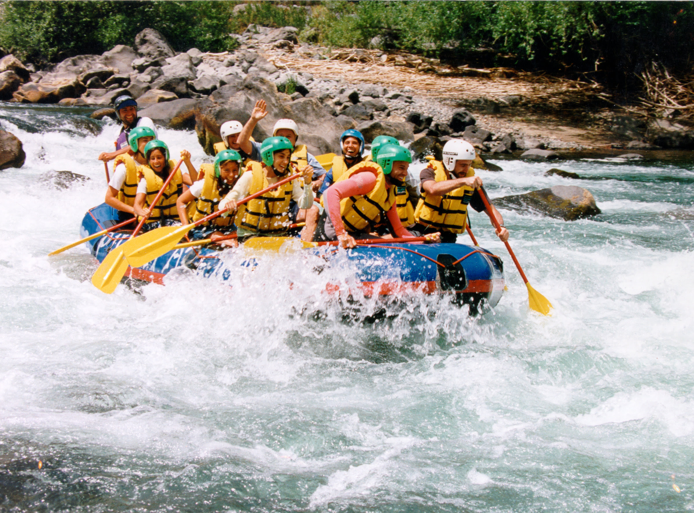 VIVÍ RAFTING EN VILLA PEHUENIA MOQUEHUE