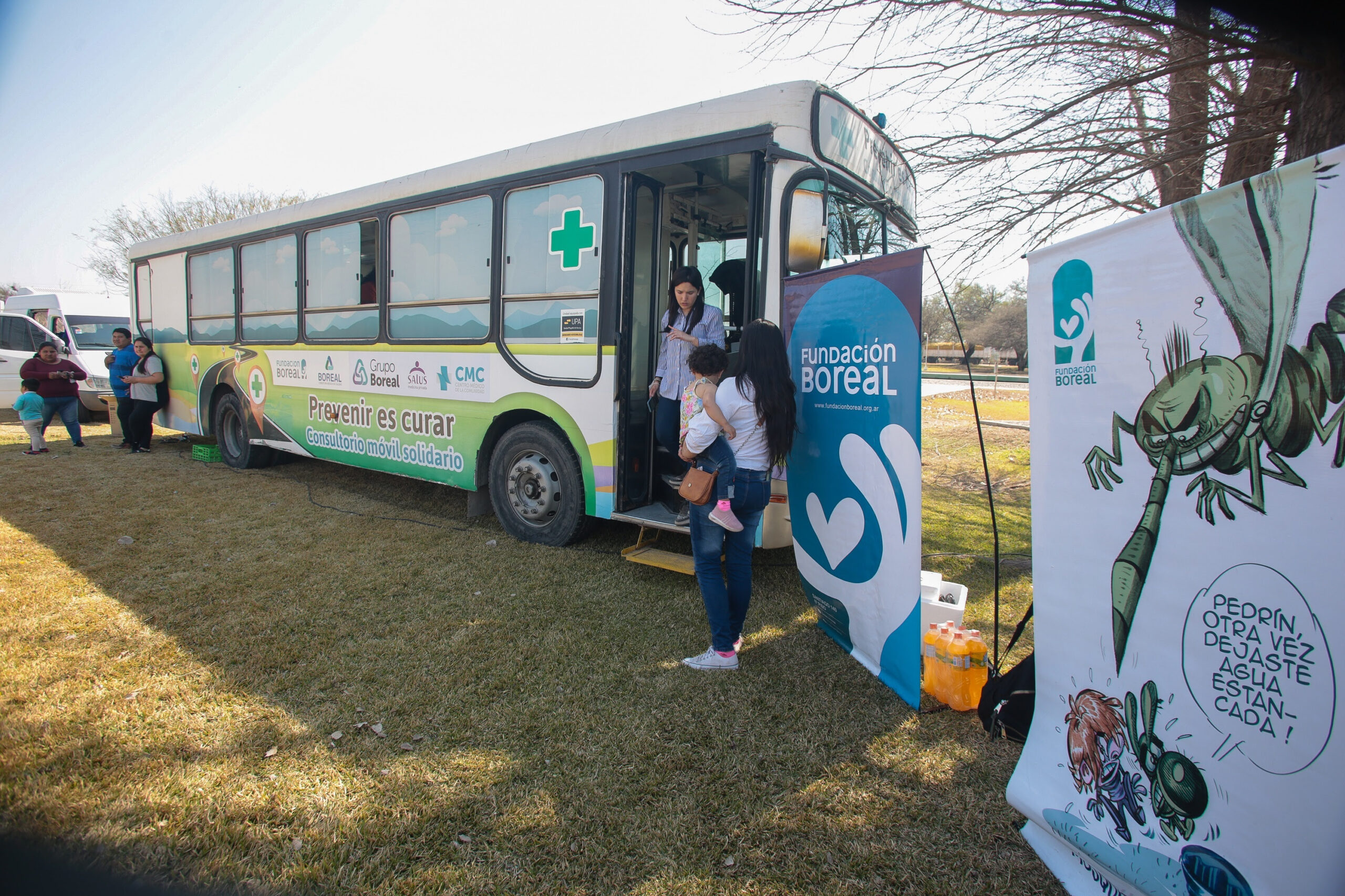 Un colectivo sanitario recorre las provincias del norte del país para brindar atención gratuita en distintas especialidades médicas