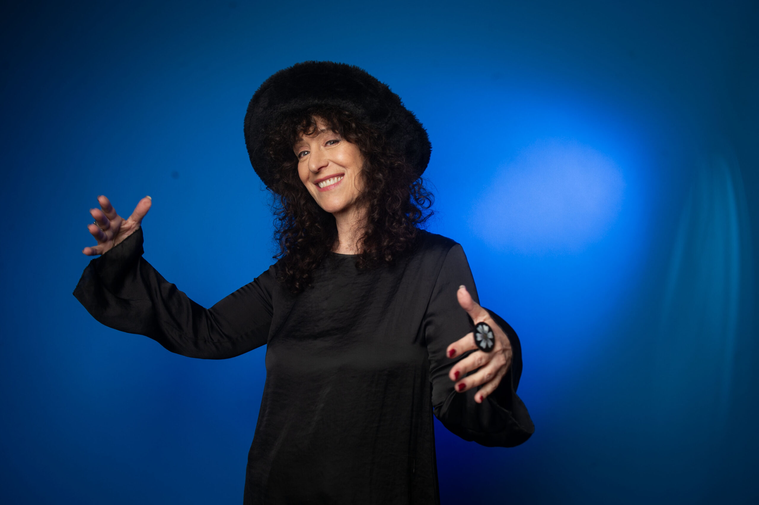 JULIA ZENKO PRESENTA “CARTA DE UN LEÓN A OTRO” – VIVO en Café Berlín